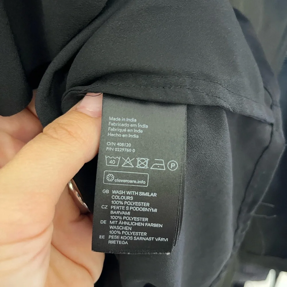 H&M Ruffle Blouse - Picture 3 of 3